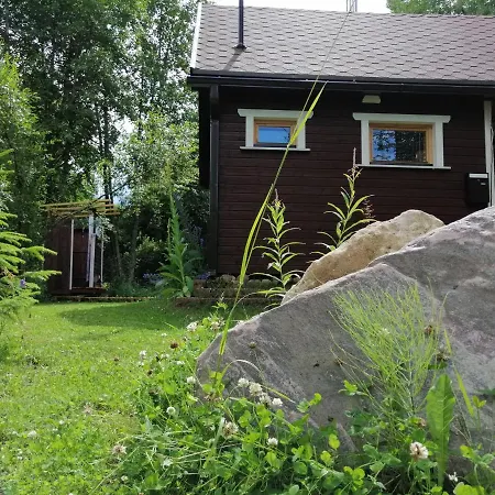 Ainja Puhkemaja Деревянный коттедж *