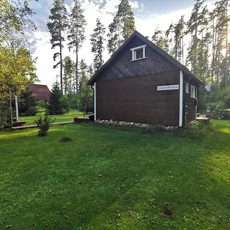 Ainja Puhkemaja Деревянный коттедж